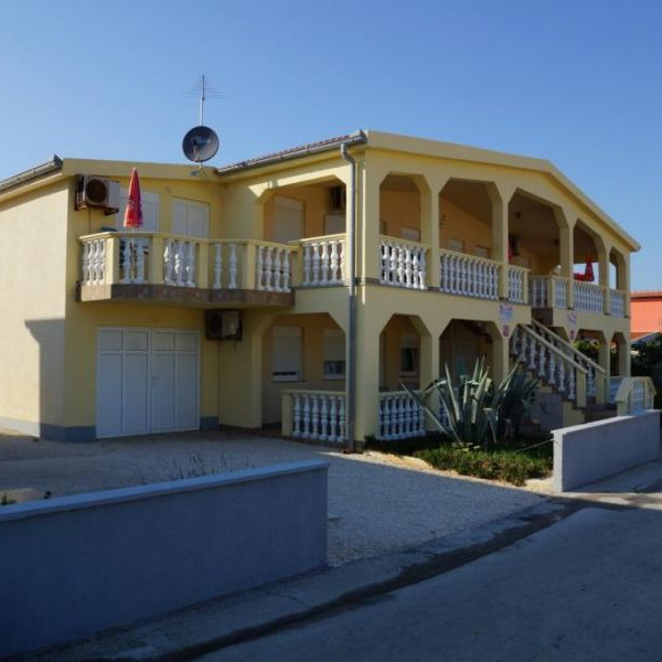 Vila DELIĆ**