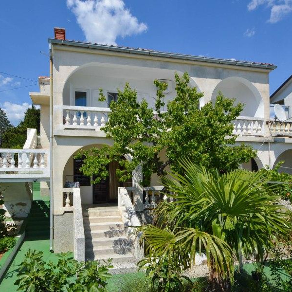 Vila LELA***